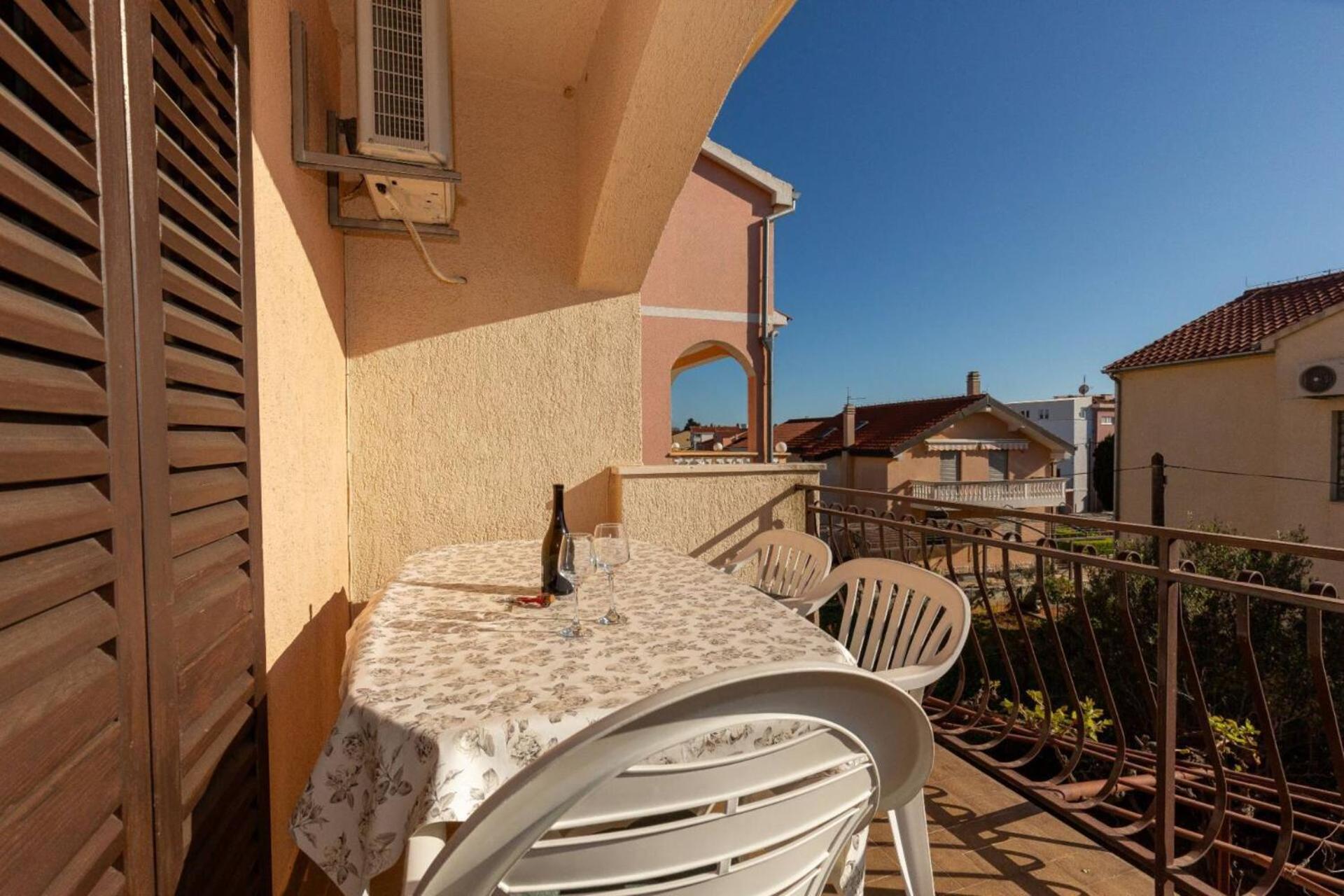 Three Bedroom Apartment In Biograd บีโอกราดนาโมรู ภายนอก รูปภาพ