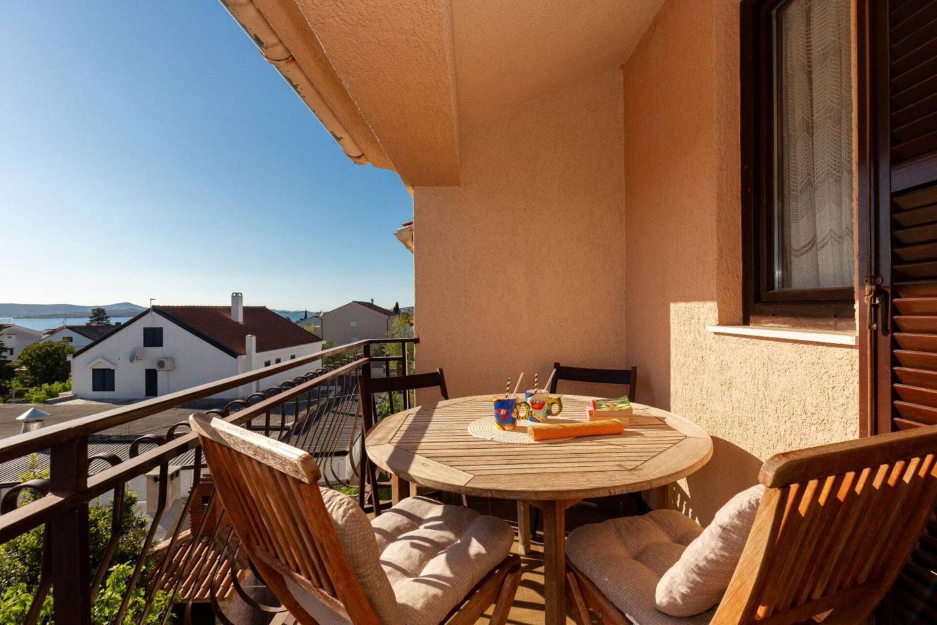 Three Bedroom Apartment In Biograd บีโอกราดนาโมรู ภายนอก รูปภาพ
