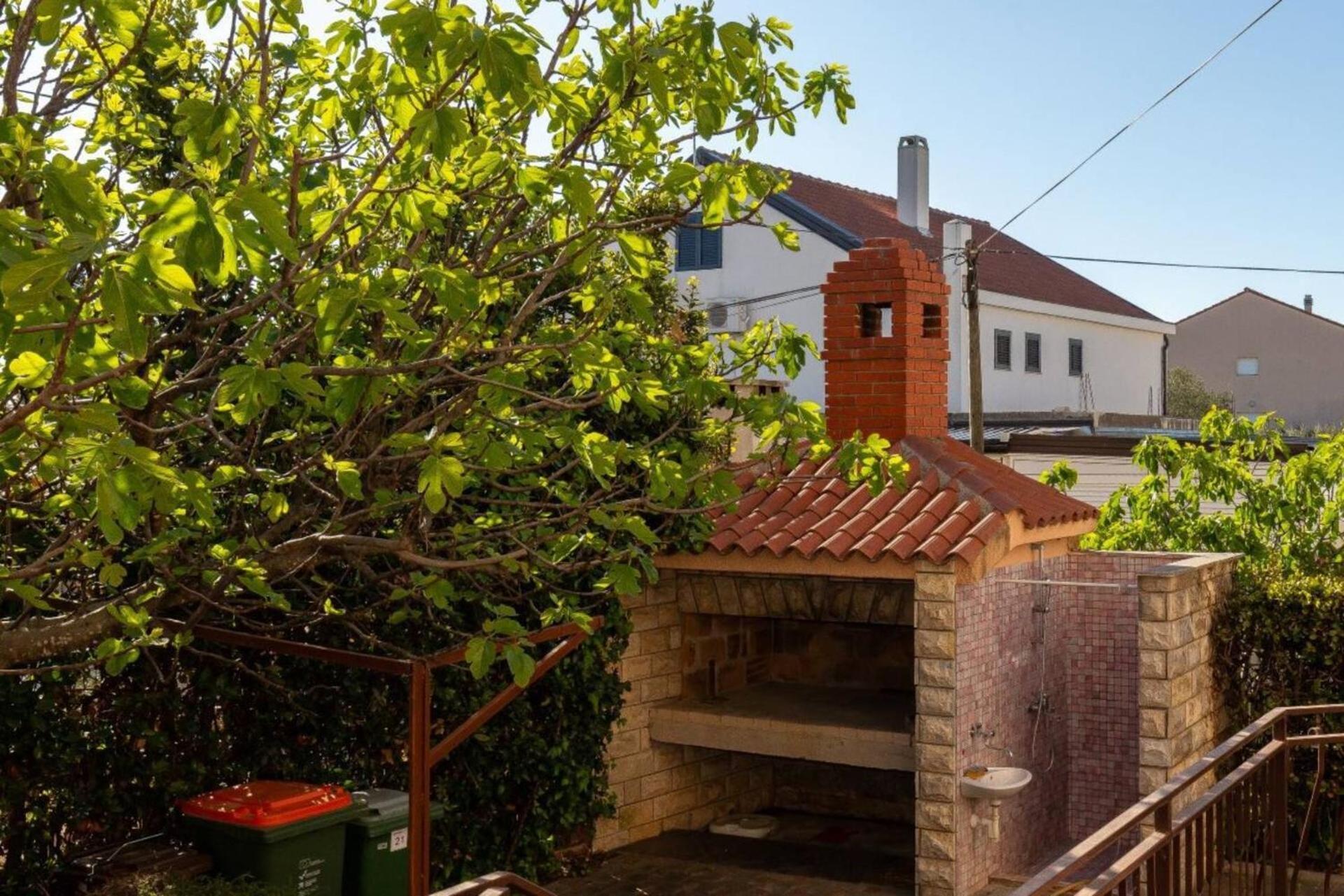 Three Bedroom Apartment In Biograd บีโอกราดนาโมรู ภายนอก รูปภาพ