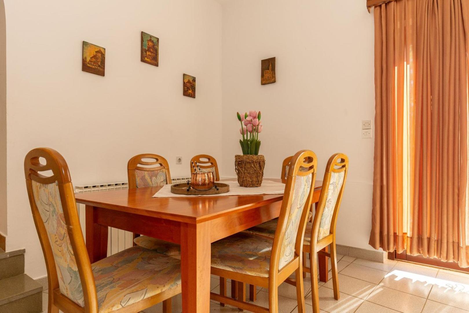 Three Bedroom Apartment In Biograd บีโอกราดนาโมรู ภายนอก รูปภาพ