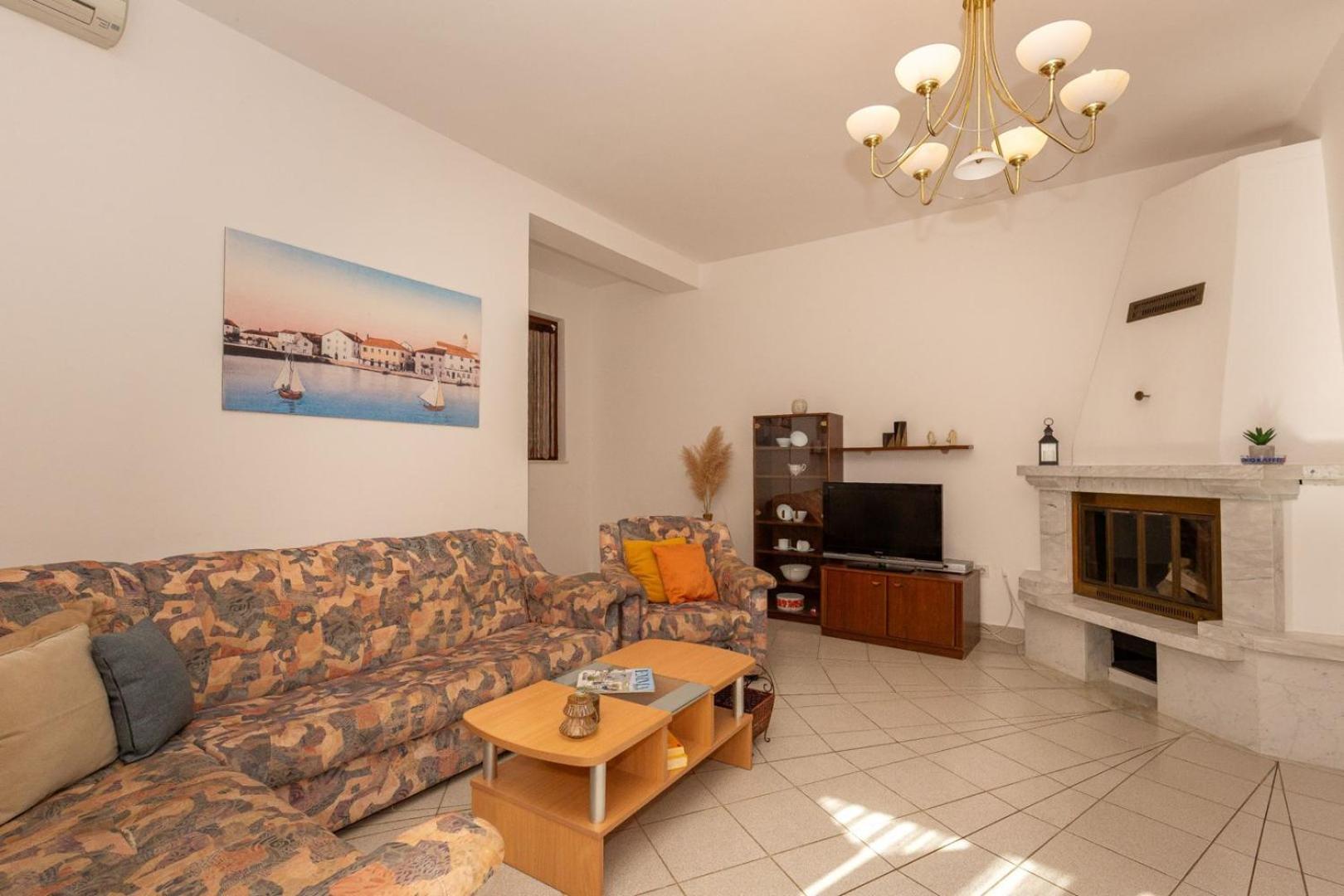 Three Bedroom Apartment In Biograd บีโอกราดนาโมรู ภายนอก รูปภาพ