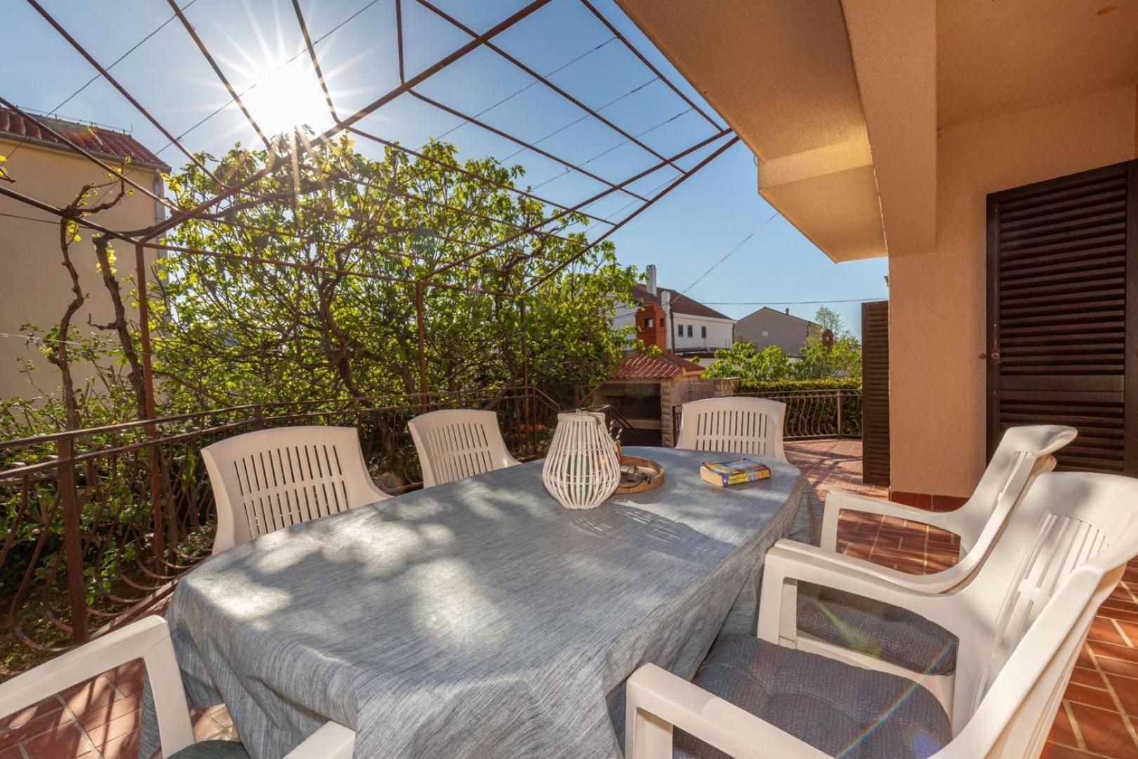 Three Bedroom Apartment In Biograd บีโอกราดนาโมรู ภายนอก รูปภาพ