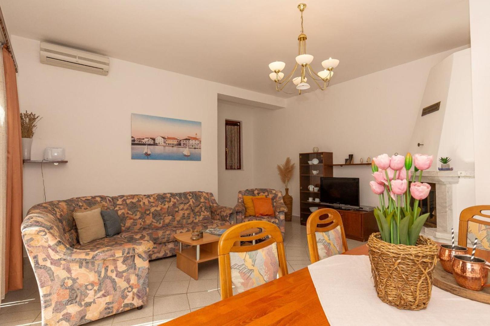 Three Bedroom Apartment In Biograd บีโอกราดนาโมรู ภายนอก รูปภาพ