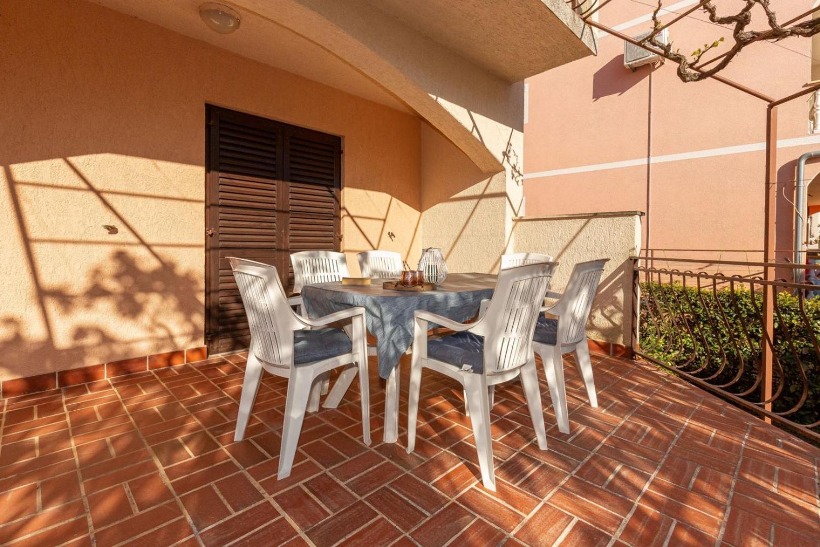 Three Bedroom Apartment In Biograd บีโอกราดนาโมรู ภายนอก รูปภาพ