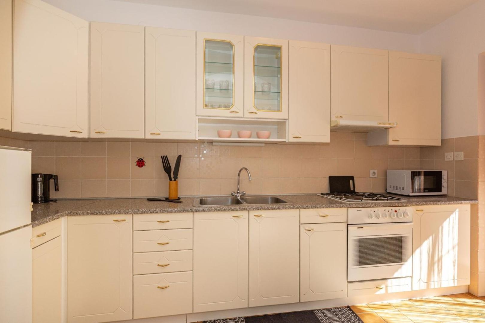 Three Bedroom Apartment In Biograd บีโอกราดนาโมรู ภายนอก รูปภาพ